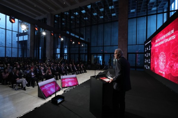 Turizm'de 2025 Yılında Rekor Gelir! 64 Milyonu Aşkın Ziyaretçi Geldi